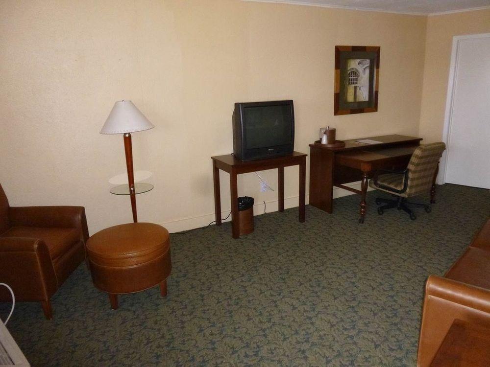 Alvin Extended Stay Buitenkant foto