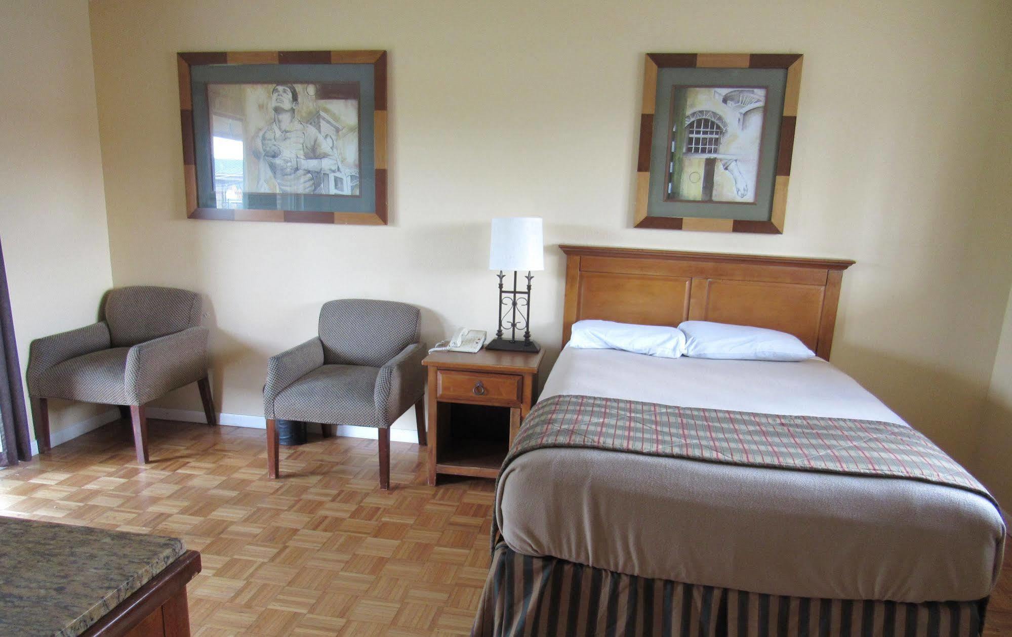 Alvin Extended Stay Buitenkant foto